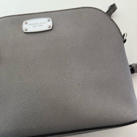Michael Kors Grey Leather Structured Dome Chain Strap Crossbody Bag - Picture 4 of 11